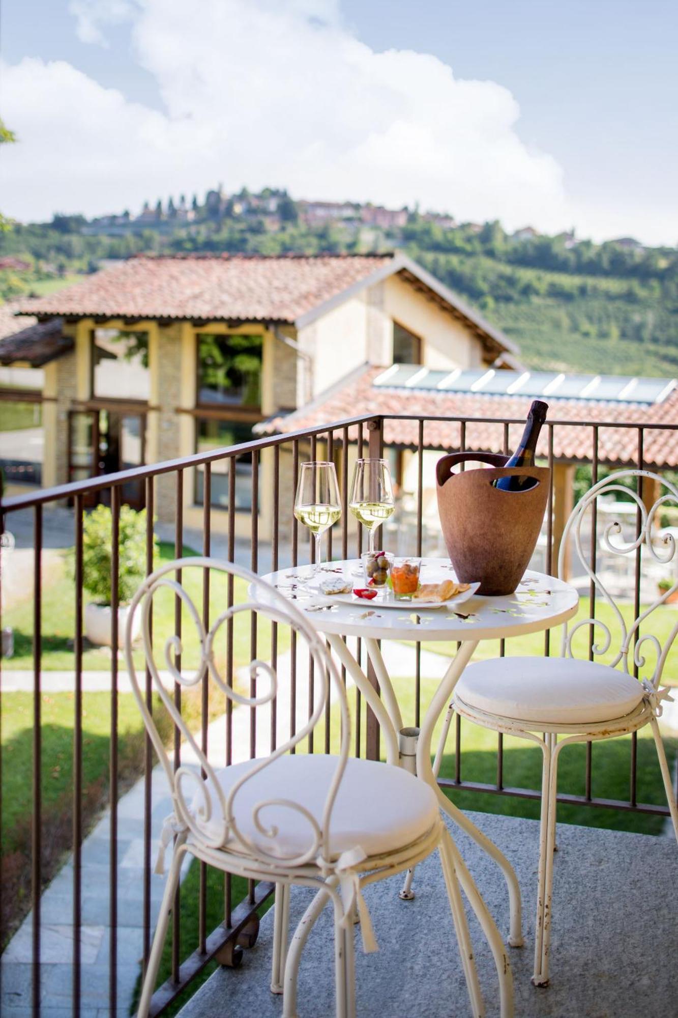 Relais Montemarino Hotel Borgomale Luaran gambar