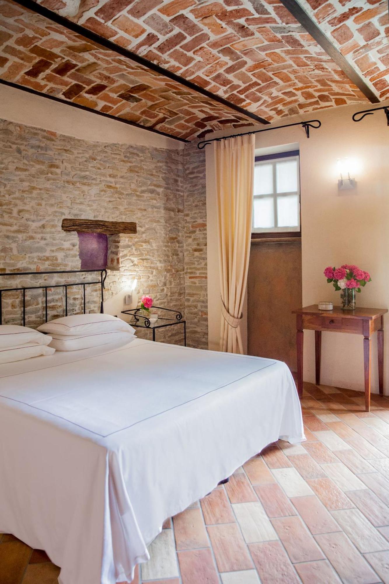 Relais Montemarino Hotel Borgomale Luaran gambar