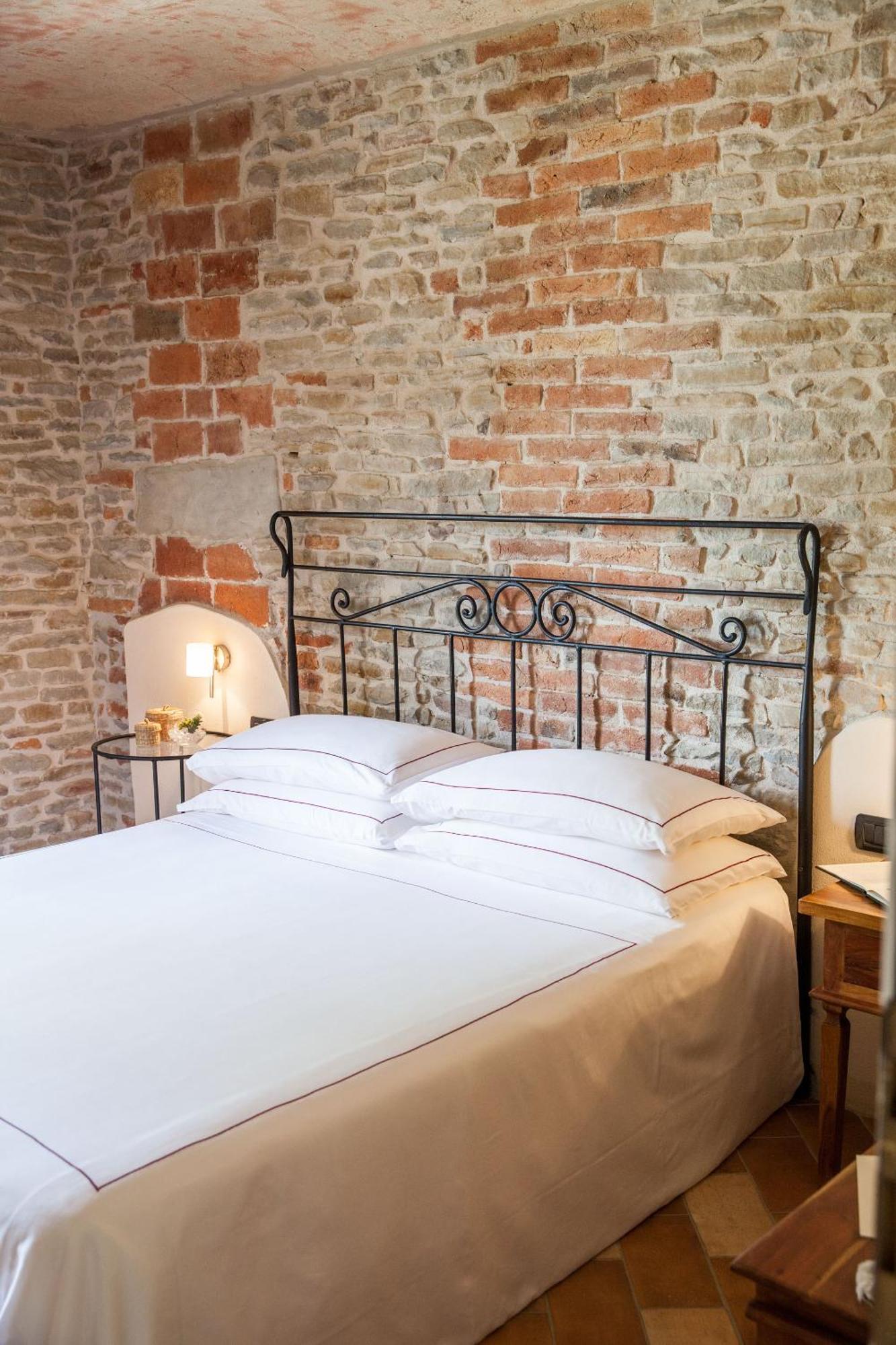 Relais Montemarino Hotel Borgomale Luaran gambar