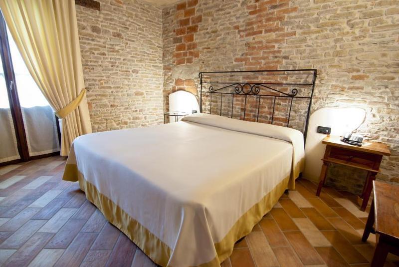 Relais Montemarino Hotel Borgomale Luaran gambar